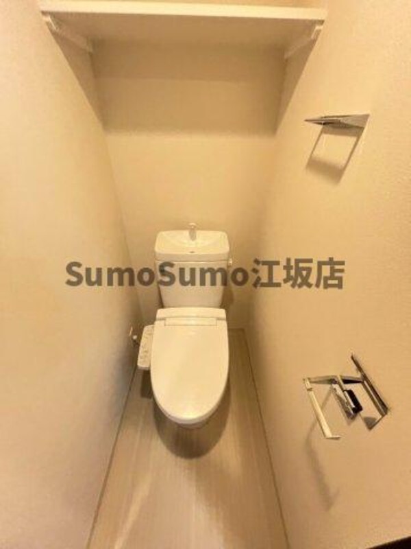 トイレ(落ち着いた色調のトイレです)