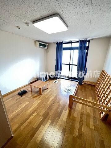 物件内観写真5　(居間です)