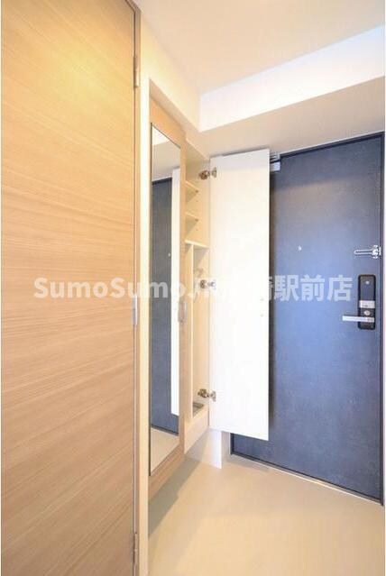 物件内観写真4　(シンプルで使いやすい玄関です)