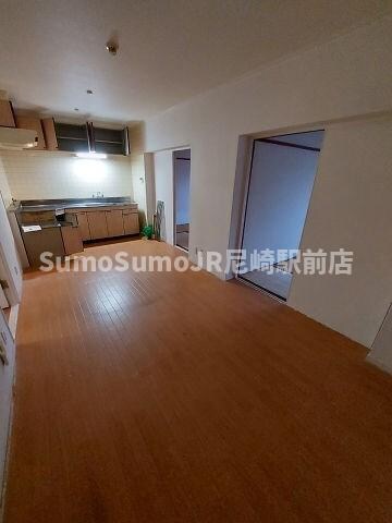 物件内観写真8　(使いやすい居間です)