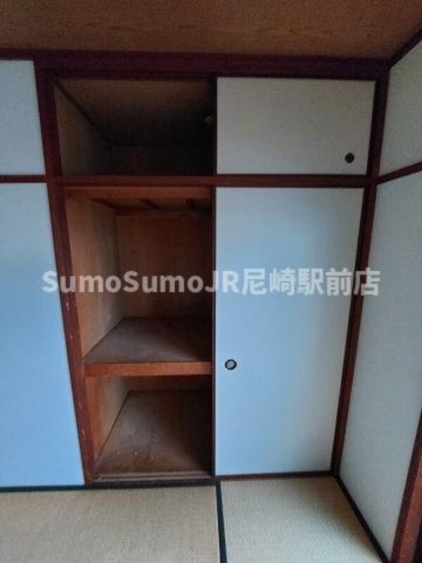 収納(小物を収納するのに便利です)