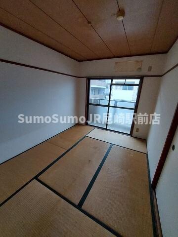 物件内観写真26　(和室ならではの温かな和の空間で寛ぎの時間を過ごせます)