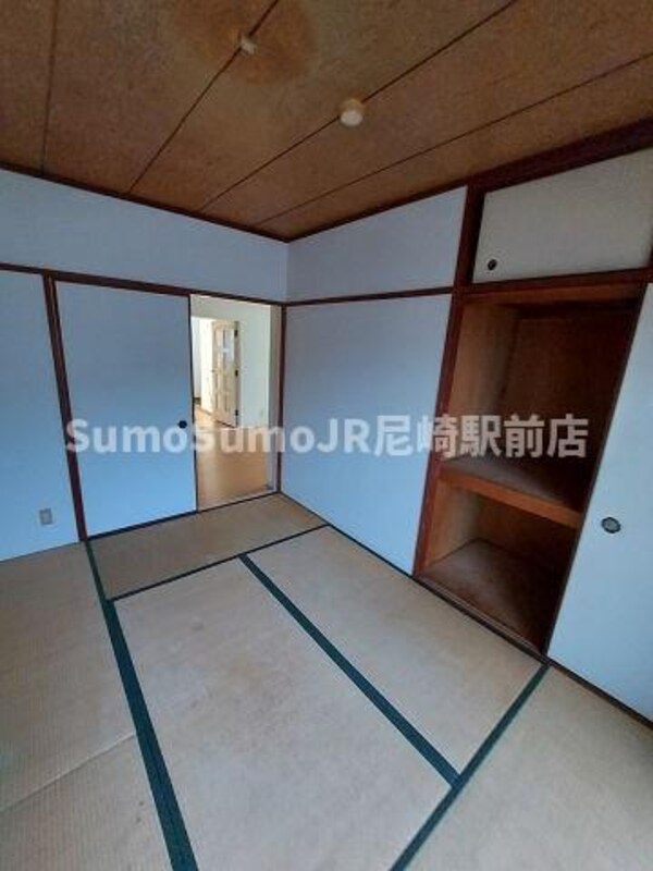 寝室(使い勝手のいい寝室です)