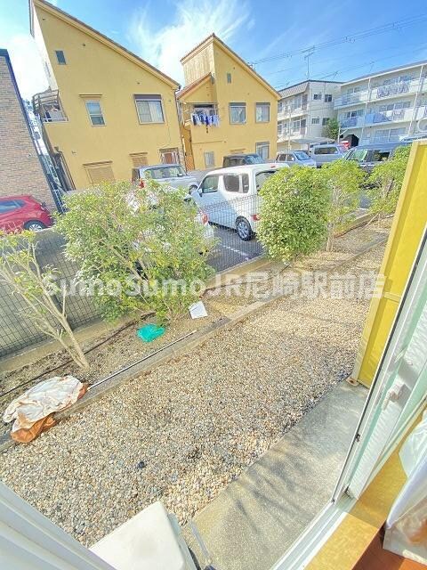 物件内観写真9　(お庭が付いています)