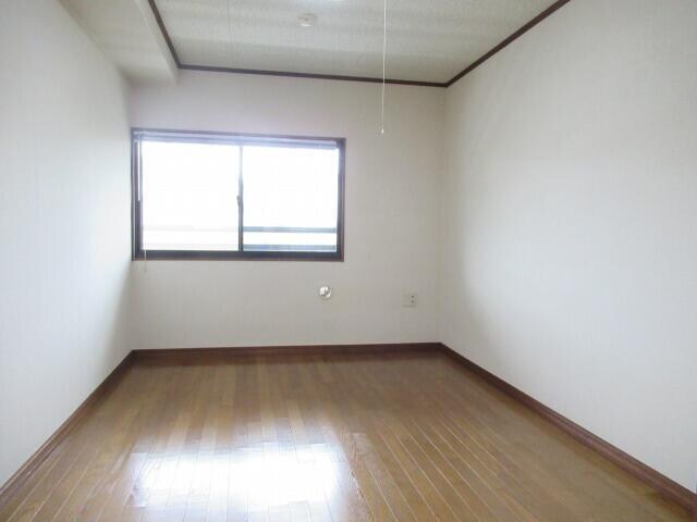 物件内観写真3　(他の部屋写真を使用しておりま… )