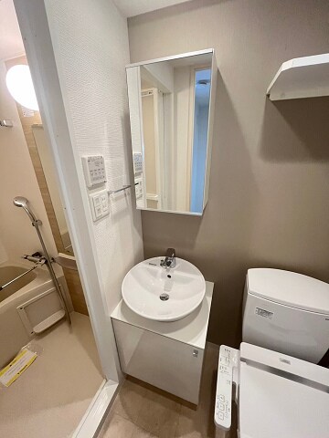 物件内観写真10　(スペースが確保できる洗面所です)