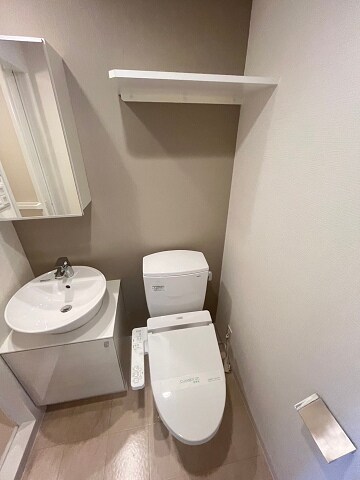 物件内観写真11　(清潔感のあるトイレです)