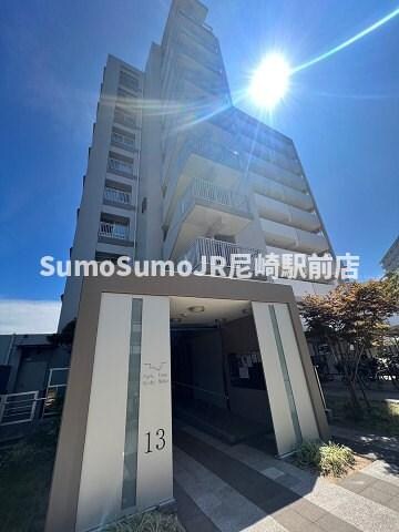 物件外観写真2　(落ち着いた雰囲気の外観です)