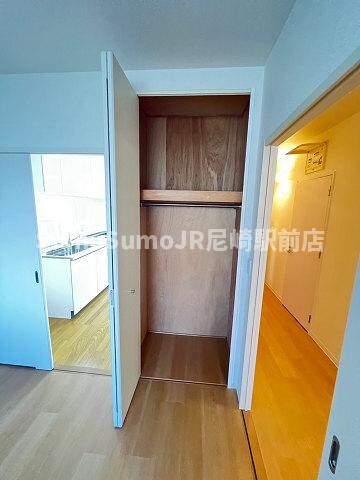 物件内観写真26　(たっぷりとした収納スペースです)