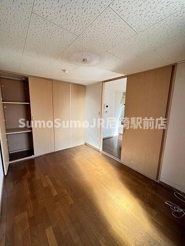 物件内観写真8　(使い勝手のいい寝室です)