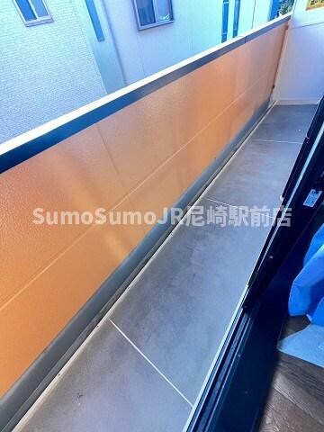 物件内観写真10　(お洗濯にも便利なバルコニー付き)