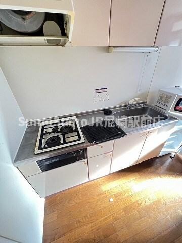 物件内観写真17　(コンパクトなキッチンで掃除もラクラク)