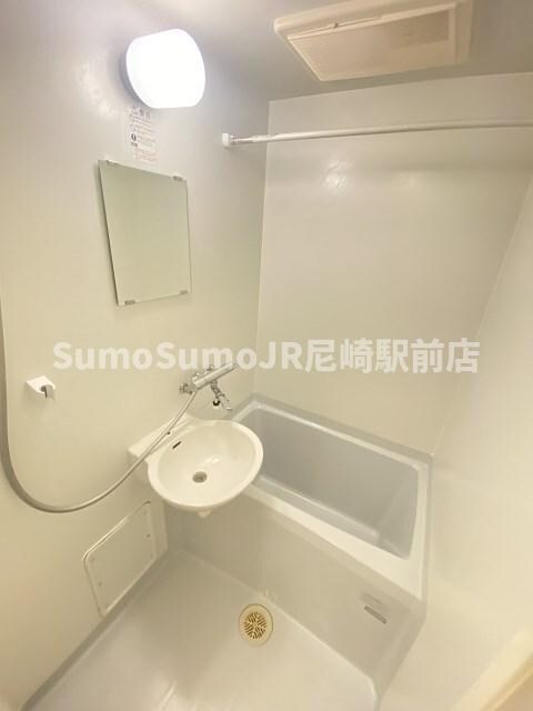 物件内観写真7　(きれいなお風呂です)