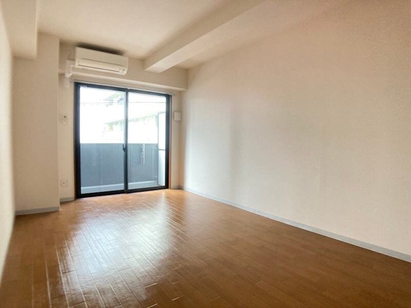 物件内観写真5　(おしゃれなリビングです)