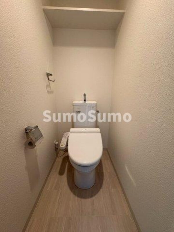 トイレ(落ち着いた色調のトイレです)