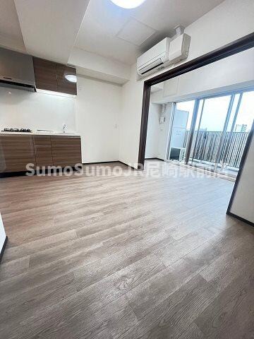 物件内観写真4　(リビングです)