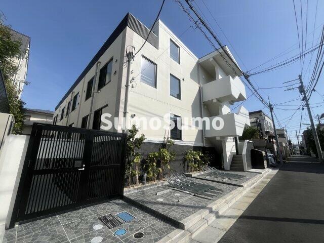 物件外観写真1　(外観もきれいです)