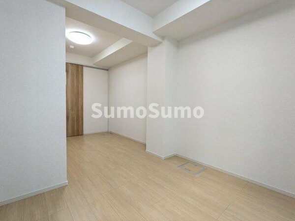 寝室(落ち着いて過ごせるお部屋なので、寝室にいかがでしょうか)