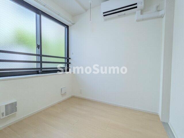 物件内観写真24　(こちらのリビングで趣味の時間をお楽しみください)