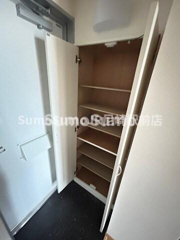 物件内観写真16　(収納スペース豊富です)