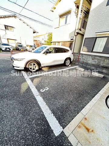 物件外観写真2　(駐車場です)