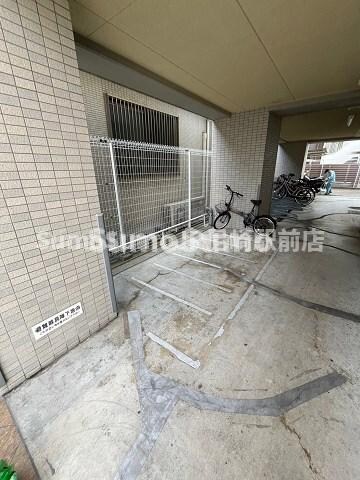 物件外観写真5　(外観は落ち着いています)