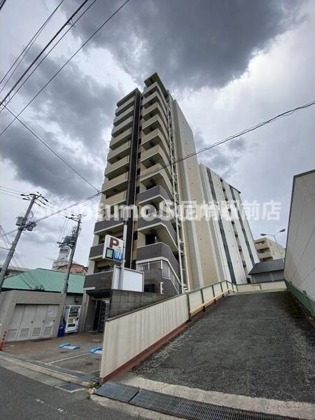 物件外観写真8　(外観は落ち着いています)