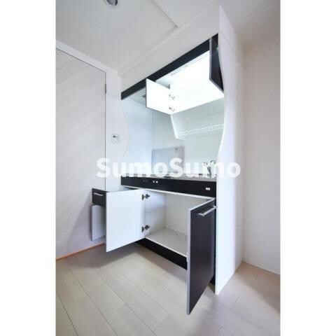 物件内観写真6　(コンパクトなキッチンで掃除もラクラク)