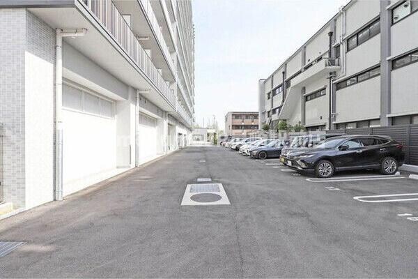 物件外観写真5　(駐車場です)