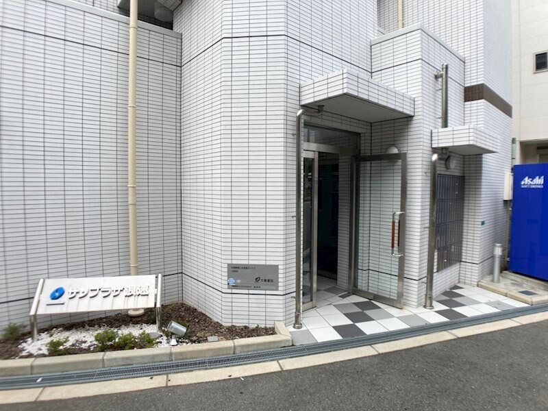 物件外観写真2　(エントランスです)