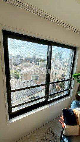 物件内観写真12　(バルコニーがあります)