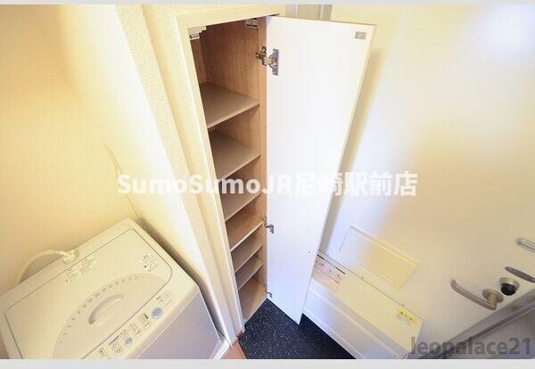 物件内観写真7　(シンプルで使いやすい玄関です)