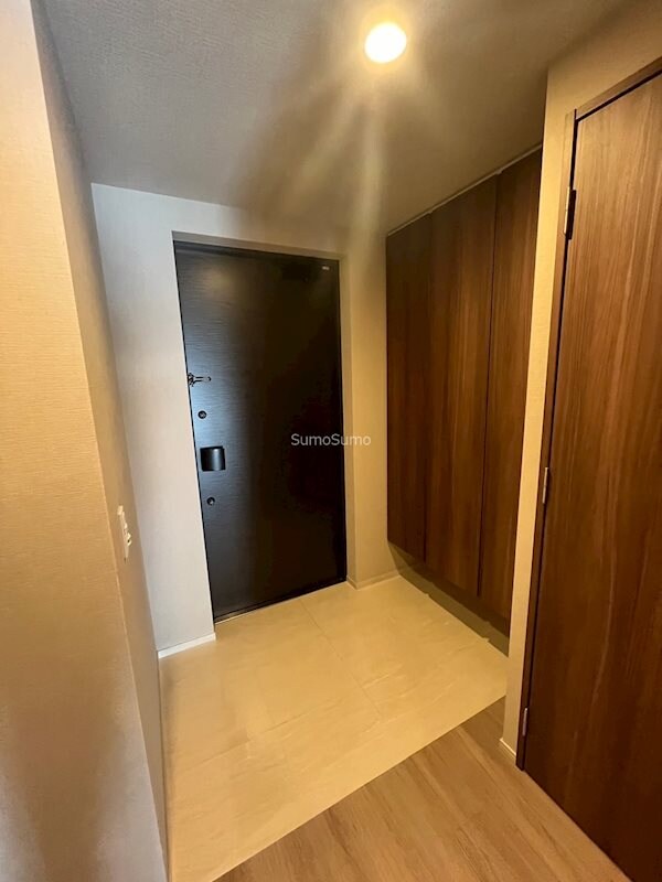 物件内観写真5　(きれいな玄関です)