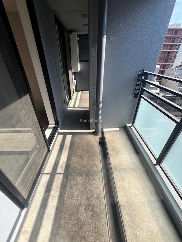 物件内観写真10　(広々としたバルコニーです)