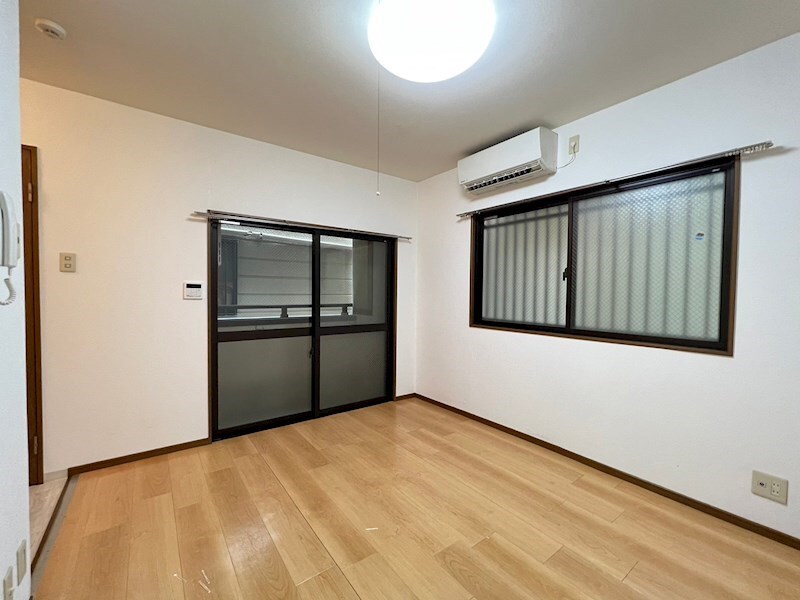 物件内観写真6　(居間です)