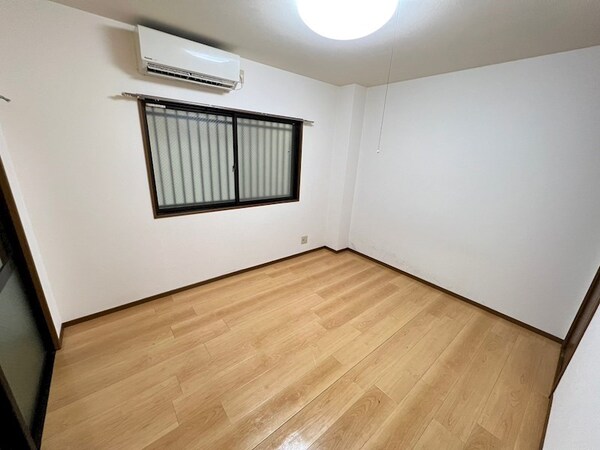 居室(ゆったり過ごせるリビングです)