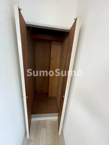 物件内観写真12　(収納豊富です)