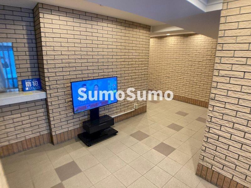 物件外観写真3　(ゆとりのあるロビーです)