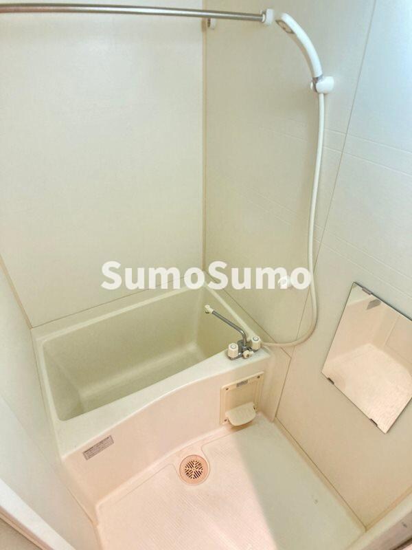 物件内観写真8　(落ち着いた空間のお風呂です)