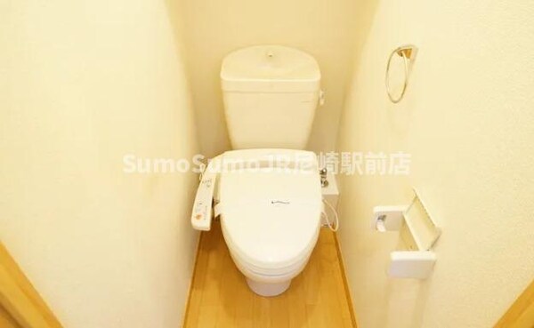 トイレ(コンパクトで使いやすいトイレです)