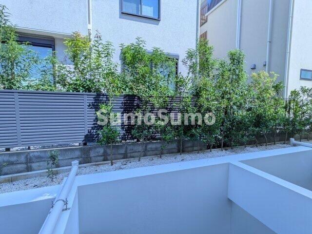 物件内観写真12　(バルコニーがあります)