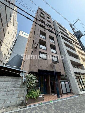 物件外観写真1　(落ち着いた雰囲気の外観です)