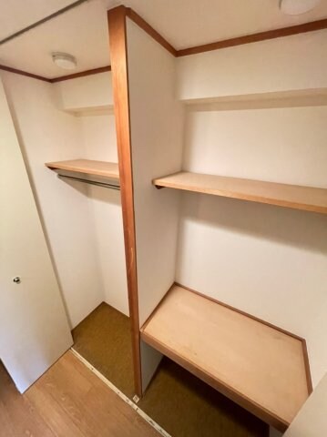 物件内観写真12　(専用の収納スペースです)