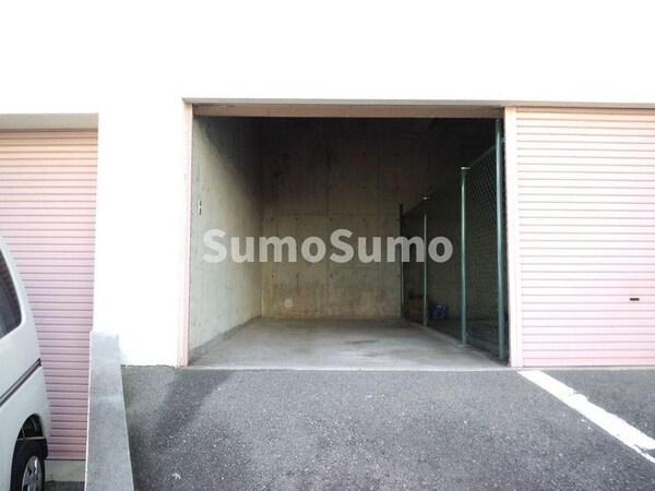 駐車場(駐車場です)