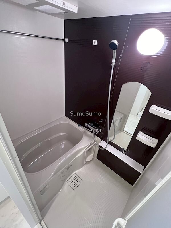 物件内観写真8　(日々の疲れを癒すお風呂付です)