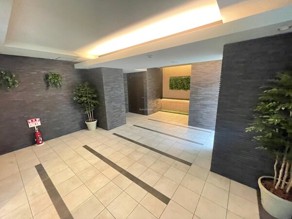 ロビー・ラウンジ(清潔なロビーです)