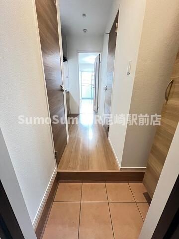 物件内観写真4　(シンプルで使いやすい玄関です)