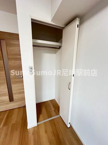 物件内観写真11　(たっぷりとした収納スペースです)