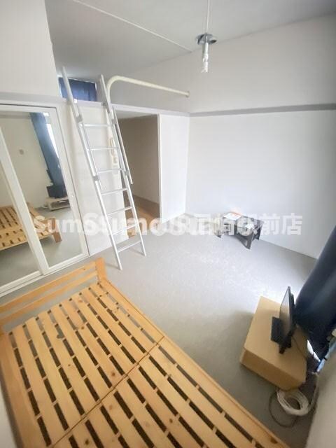 物件内観写真6　(おしゃれな居間です)