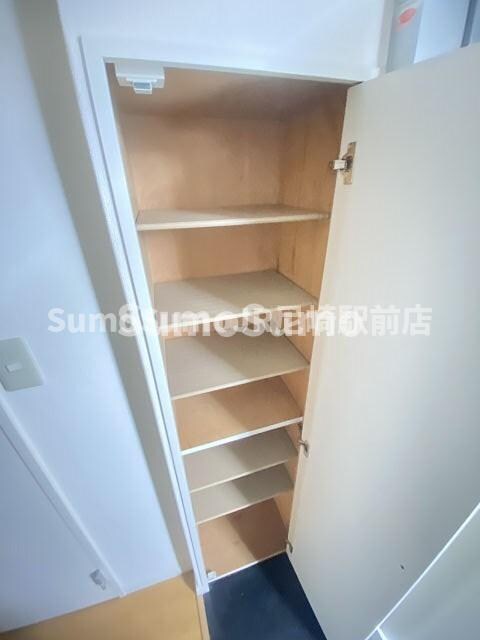 物件内観写真16　(収納豊富です)